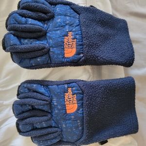 The North Face Boys fleece gloves